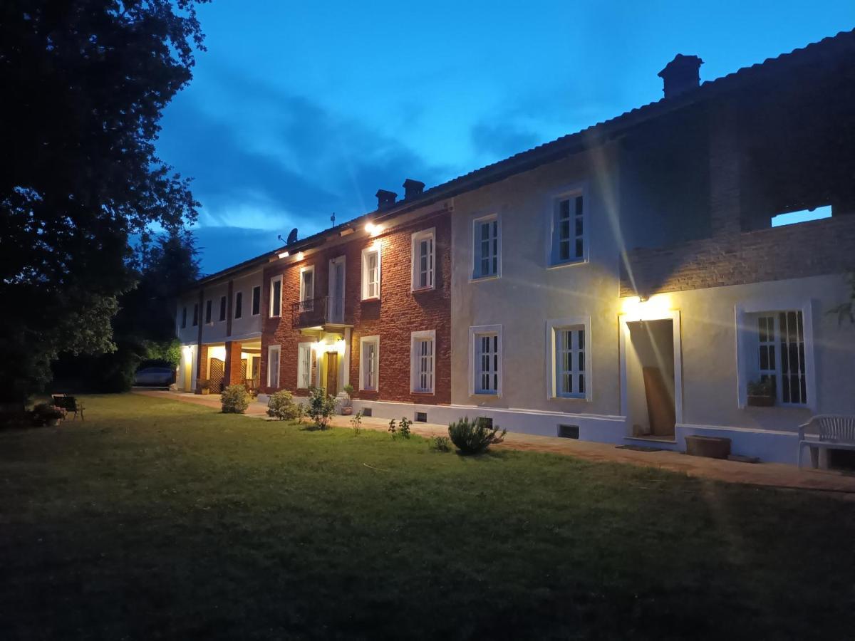 Guest House La Carolina Tigliole Екстер'єр фото