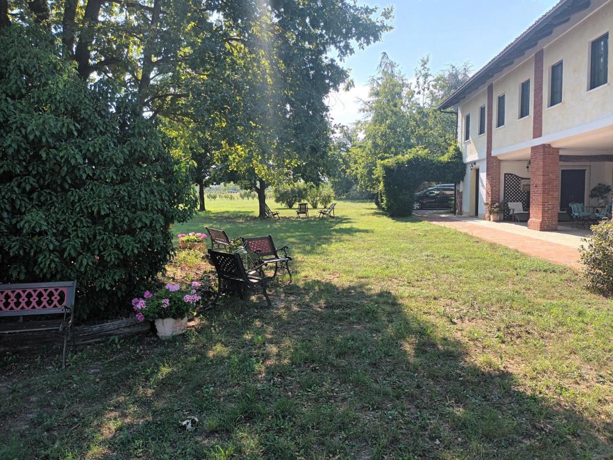 Guest House La Carolina Tigliole Екстер'єр фото