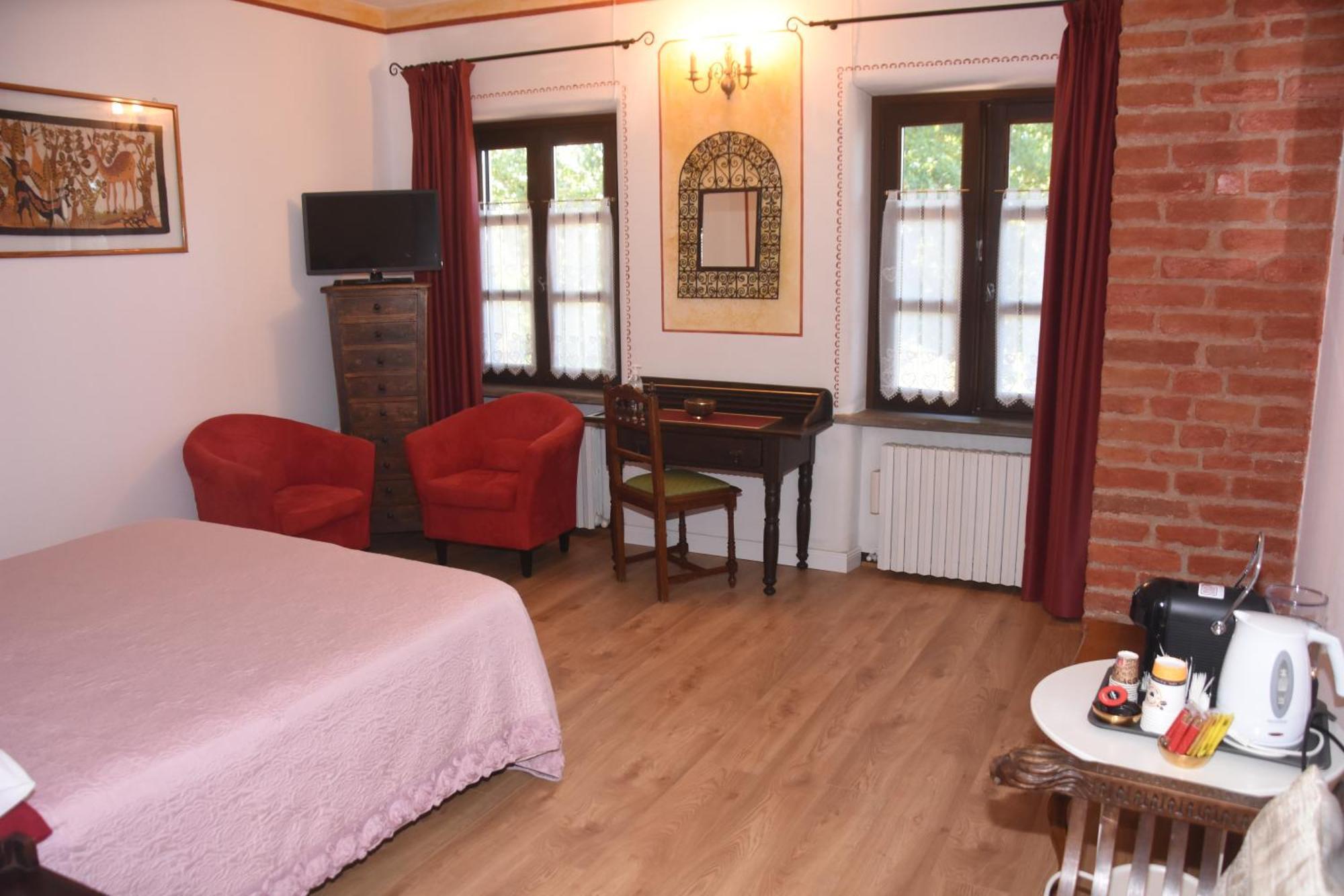 Guest House La Carolina Tigliole Екстер'єр фото